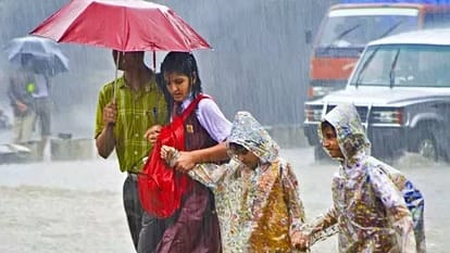 Rajasthan Weather Thunderstorm alert in four districts possibility of rain in 17 districts on Friday