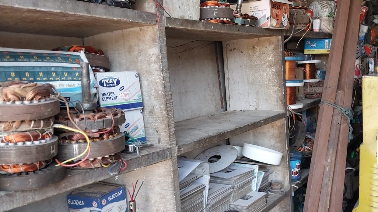 Fearless thief gang creates havoc in Dadri: Eight shops burgled in one night, goods worth thousands stolen