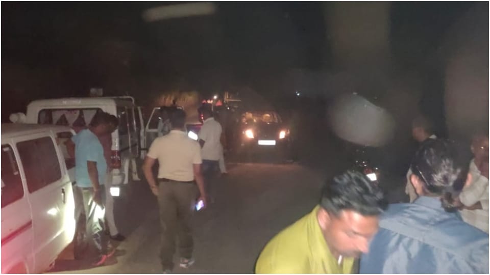 हादसे के बाद लगा जाम।