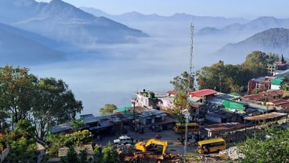 Uttarakhand Forests Burning: धधक रहे जंगल...लैंसडौन में छावनी तक पहुंची आग, सेना के जवानों ने संभाला मोर्चा Uttarakhand forests burning Fire reached cantonment forest in Lansdowne Kotdwar army personnel took charge