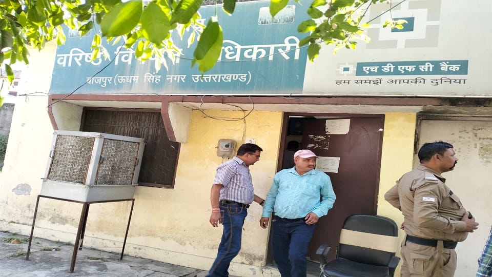Marketing officer caught red handed taking bribe in bazpur