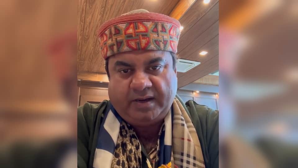 MLA umesh kumar announces resignation criticizes opposition over corruption and farmers issues uttarakhand