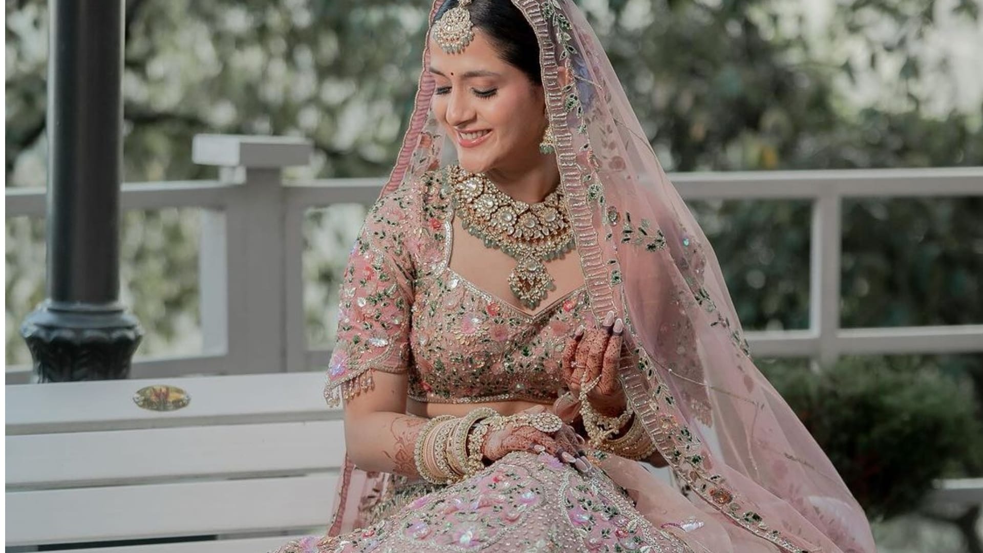 Actress Wore Expensive Outfit On Wedding Aarti Singh Arushi Sharma Rakul Preet Alia Bhatt