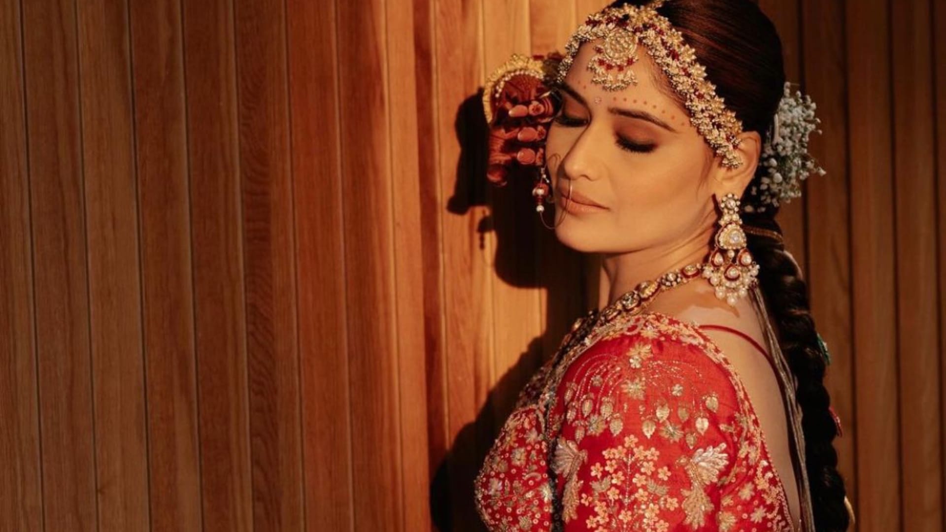 Arti Singh shared her bridal look photos for the first time from her Wedding click here to unseen photos
