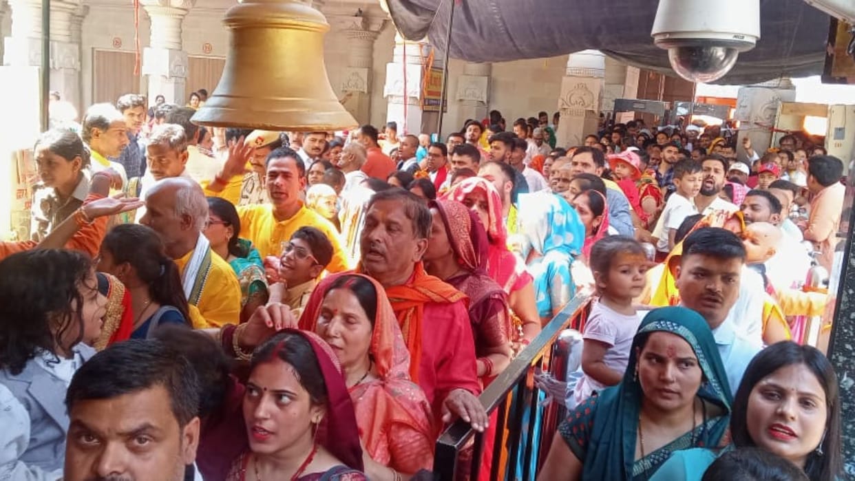 Devotees gathered for Mundan and Janeu in Vindhyavasini Dham