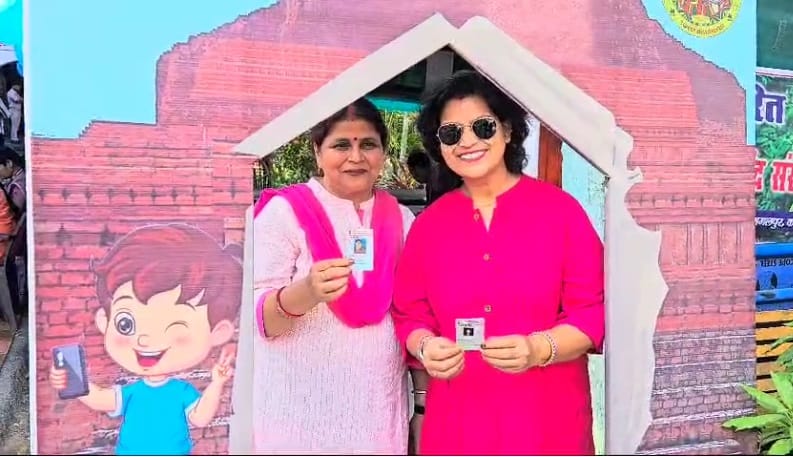 Women's participation increased in the great festival of democracy, record voting in Delhi