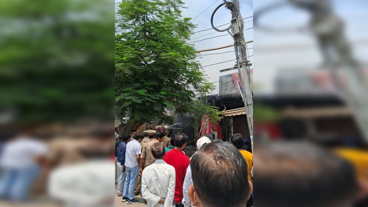 A massive fire broke out in a bakery shop in Kareli, fire engines were busy trying to control it.