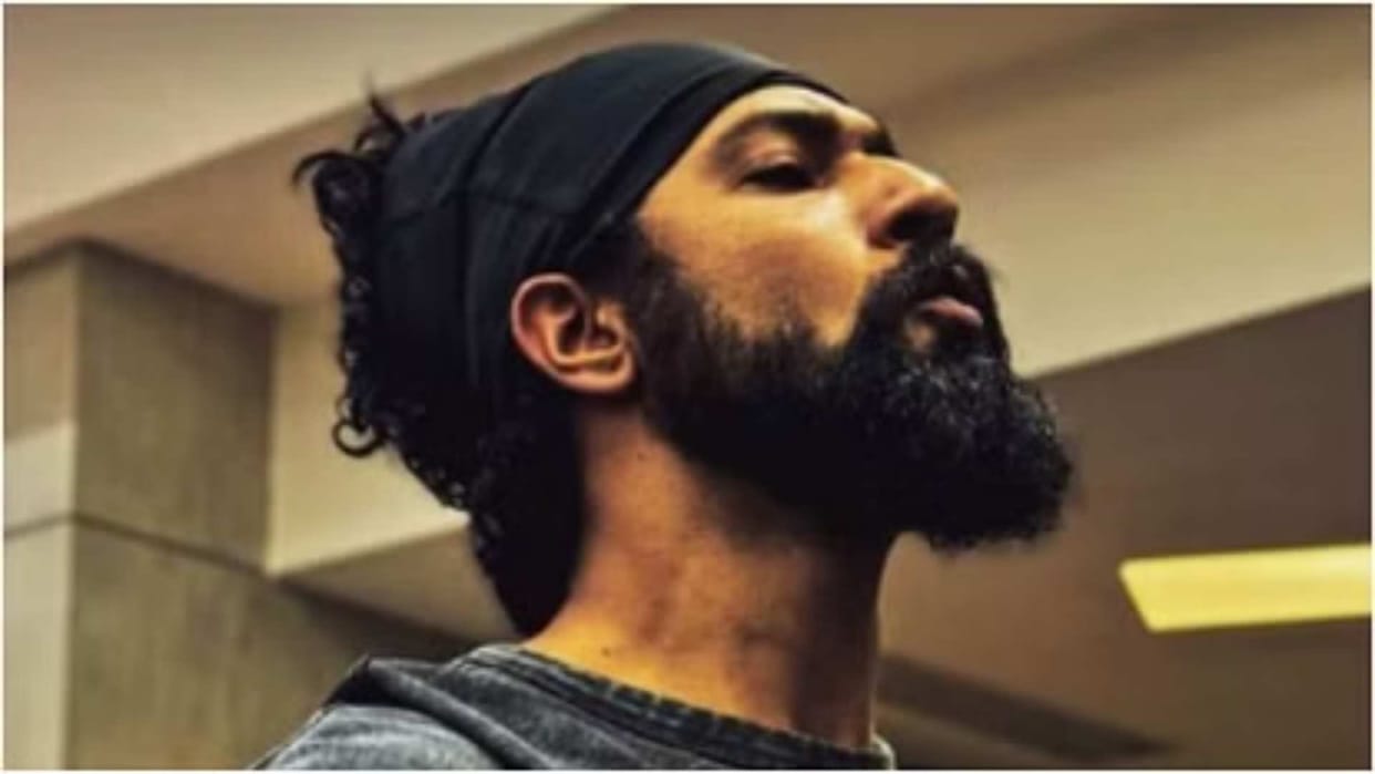 Vicky Kaushal photo viral from Chaava set seen in Chhatrapati Sambhaji Maharaj look directed by Laxman Utekar