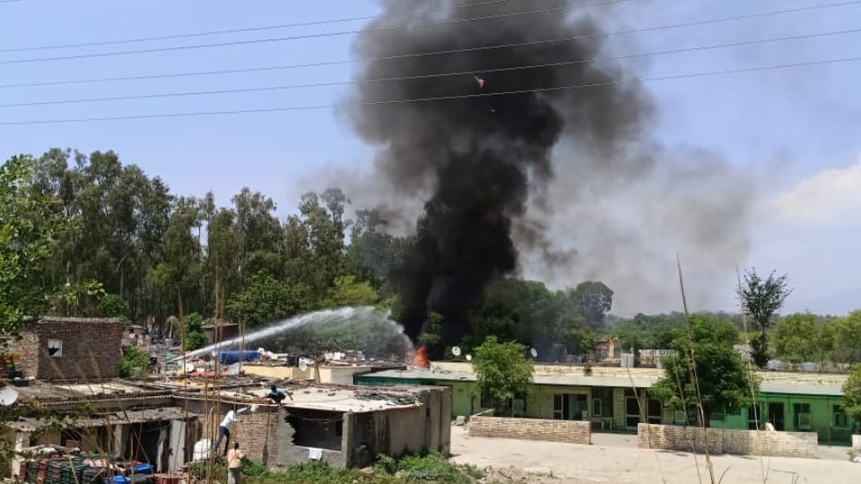 fire broke out in slums of Kharak Mangoli in Panchkula