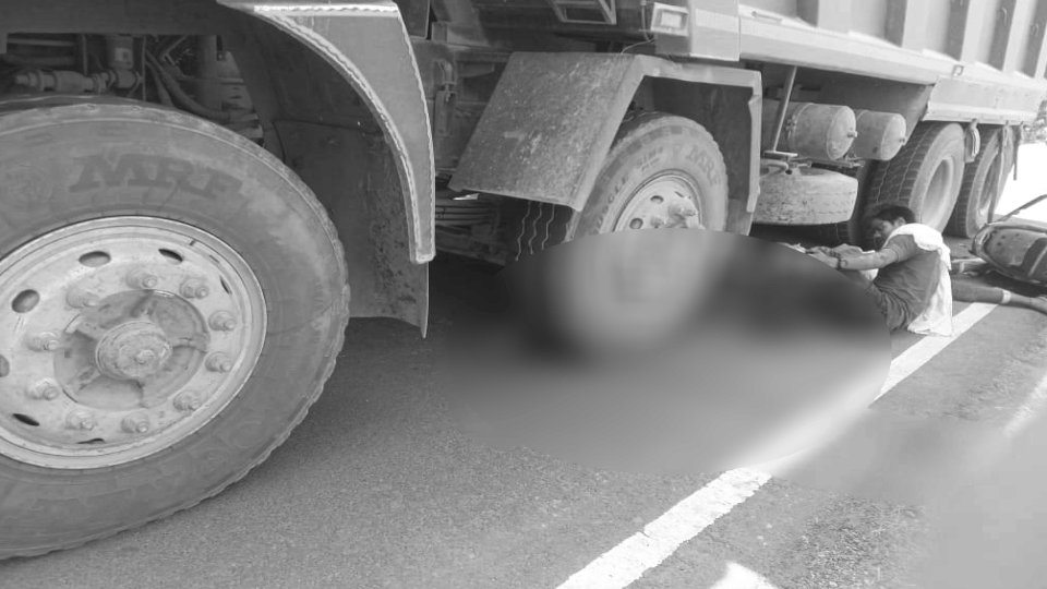 highway hits a father and daughter riding a bike in Jashpur