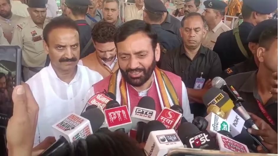 CM Nayab Saini reached Karnal: met officials and workers of Bharatiya Kamgar Sangh, targeted opposition