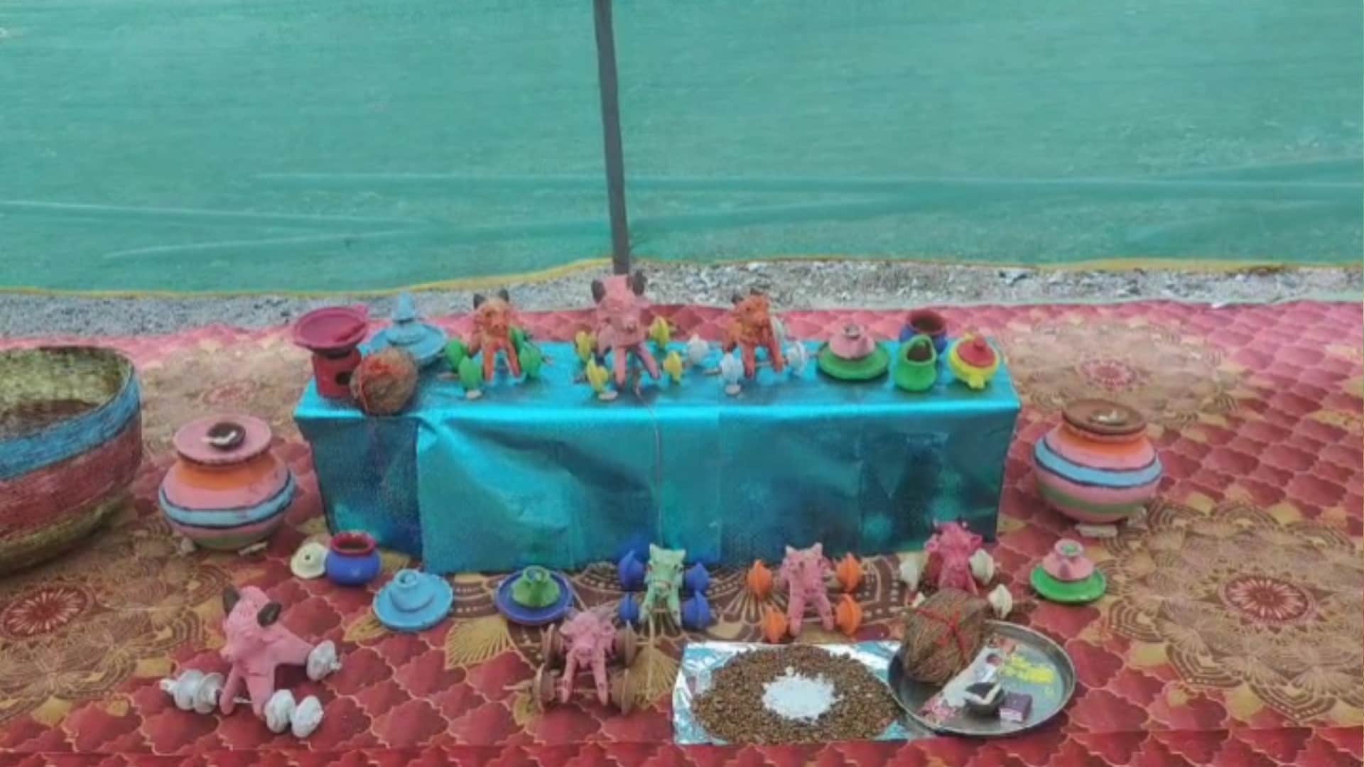 CG Loksabha Election phase 2: Scene of Chhattisgarhi traditional festivals seen at polling stations