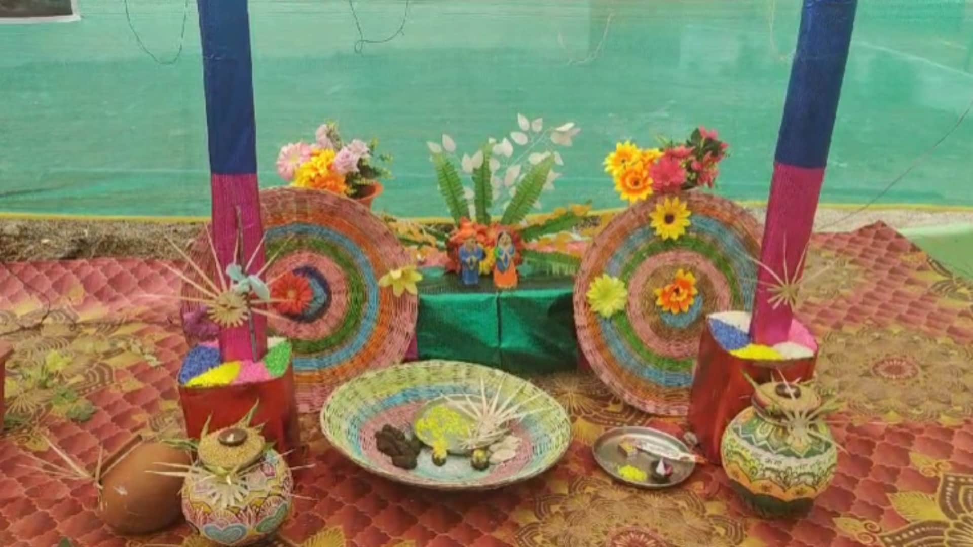 CG Loksabha Election phase 2: Scene of Chhattisgarhi traditional festivals seen at polling stations