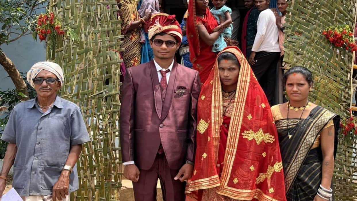 CG loksabha Chunav: Newly married couples are excited about elections, votes were during wedding ceremonies