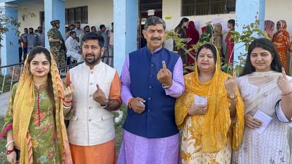 Jammu lok sabha election 2024 congress candidate raman bhalla and BJP candidate Jugal Kishore Sharma cast vote