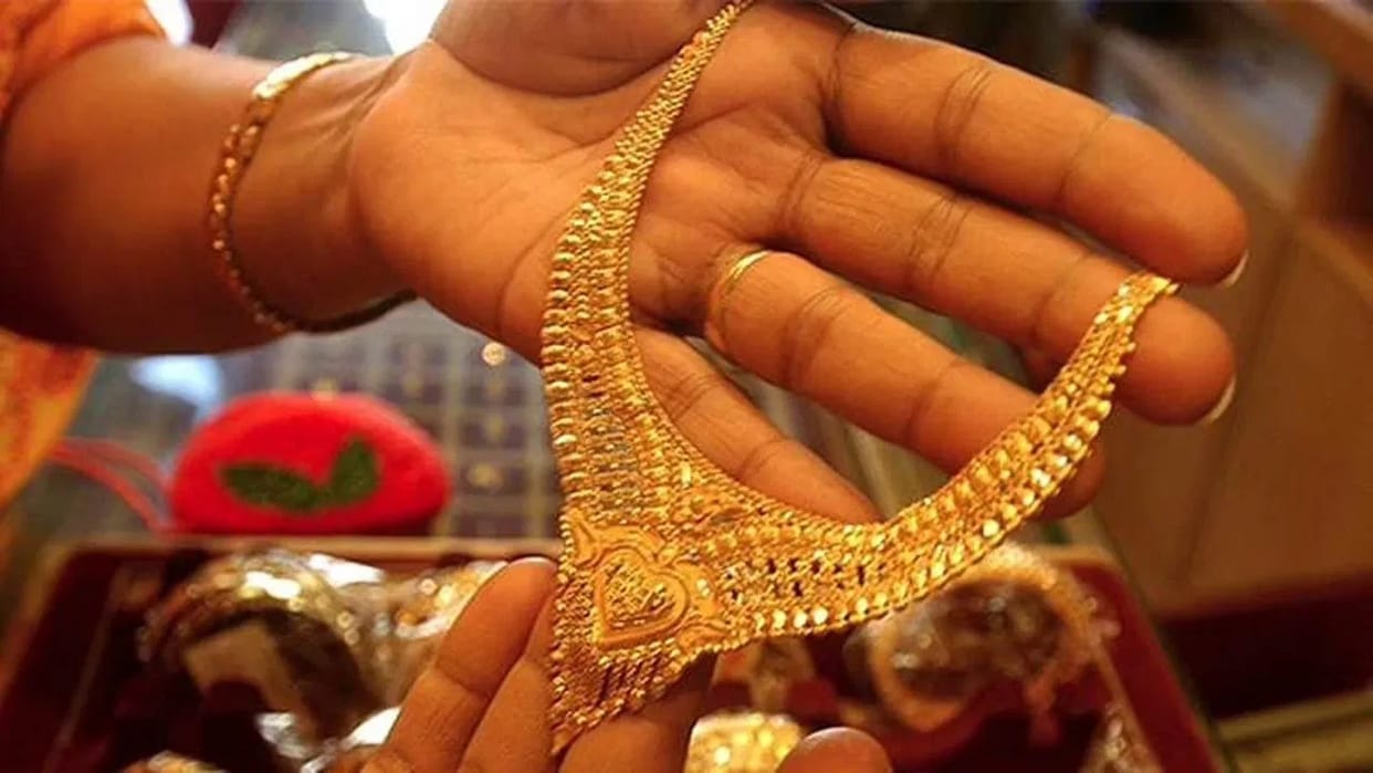 Gold and silver are in full swing, jewellery is less visible, relatives are gifting cash instead of jewellery