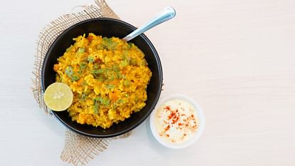 Khichdi Recipe in hindi ghar par swadisht khichdi kaise banaen