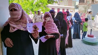 Ghaziabad Lok Sabha Chunav 2024 Phase 2 Photos of voting on Ghaziabad Lok Sabha seat in the second phase