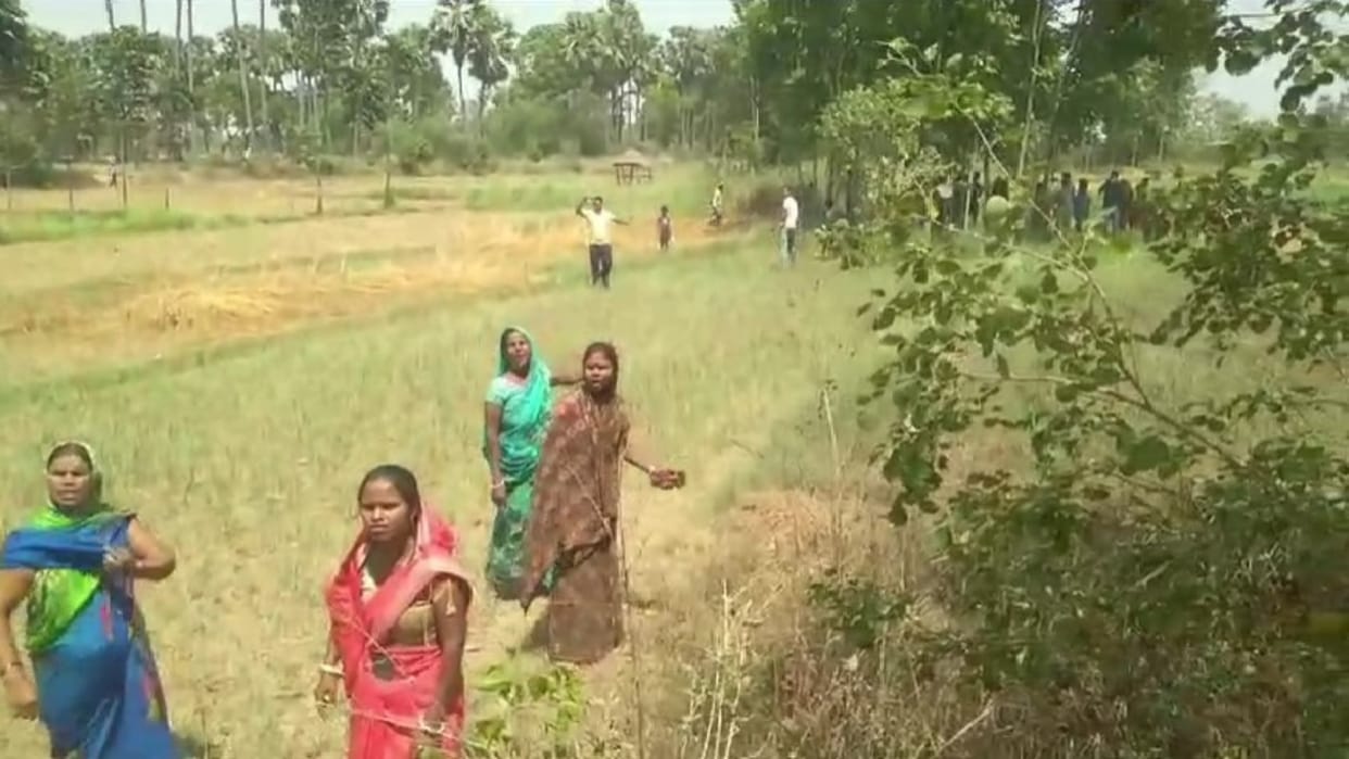 LS Polls: Clash between voters and police in Bhagalpur, youth suffered head injury; Villagers boycotted voting