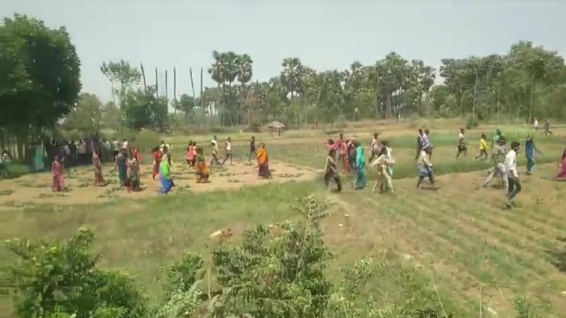 LS Polls: Clash between voters and police in Bhagalpur, youth suffered head injury; Villagers boycotted voting