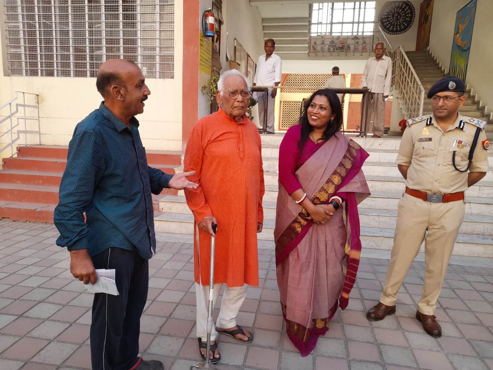 Uttar Pradesh lok sabha election 2024 phase 2 voting: Many leaders voted in Meerut and Baghpat, see picture