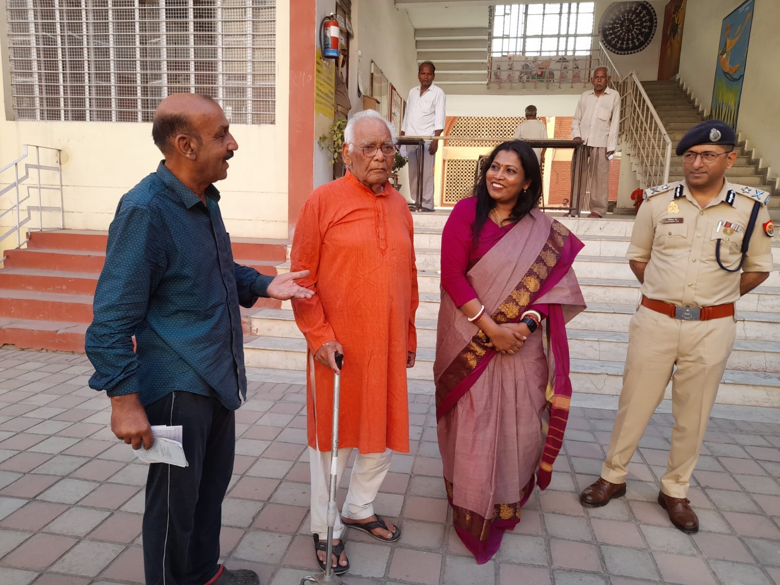 Uttar Pradesh lok sabha election 2024 phase 2 voting: Many leaders voted in Meerut and Baghpat, see picture