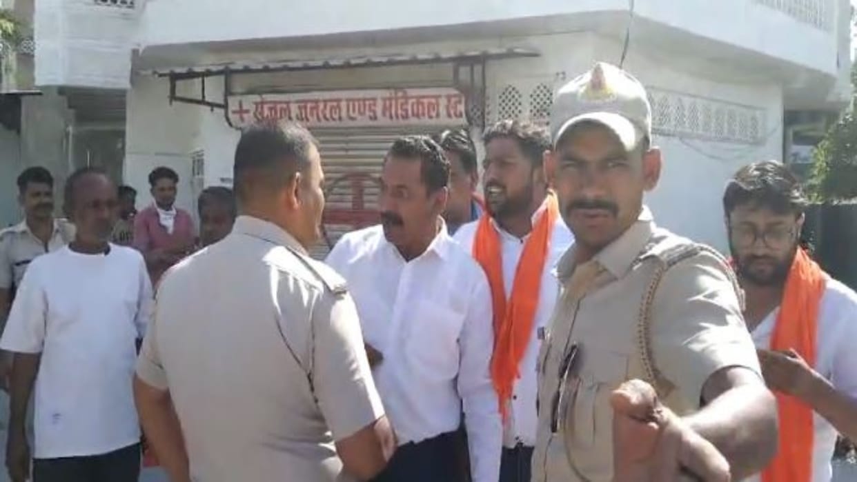 Sirohi News: Controversy broke out again at sensitive booth, BLO accused of confusing voters