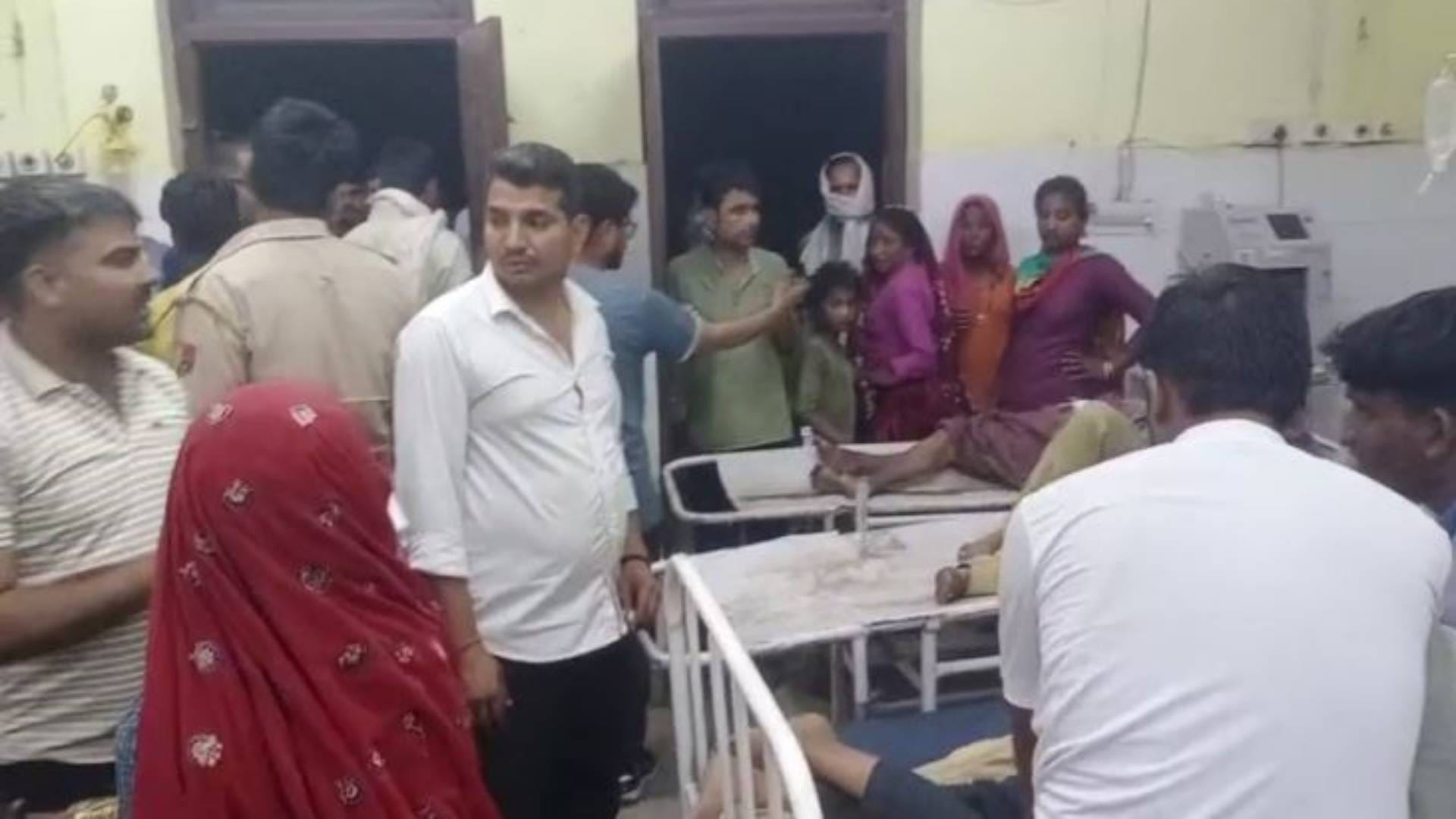 घायलों का इलाज जारी