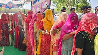 Rj Lok Sabha Election Temperature Around 40 In Barmer-jaisalmer Enthusiasm About Voting Immense - Amar Ujala Hindi News Live - Rj Ls Election:बाड़मेर-जैसलमेर में पारा 40 के आसपास, मतदान को लेकर कहीं