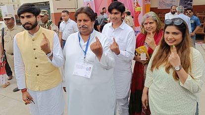 Jammu lok sabha election 2024 congress candidate raman bhalla and BJP candidate Jugal Kishore Sharma cast vote