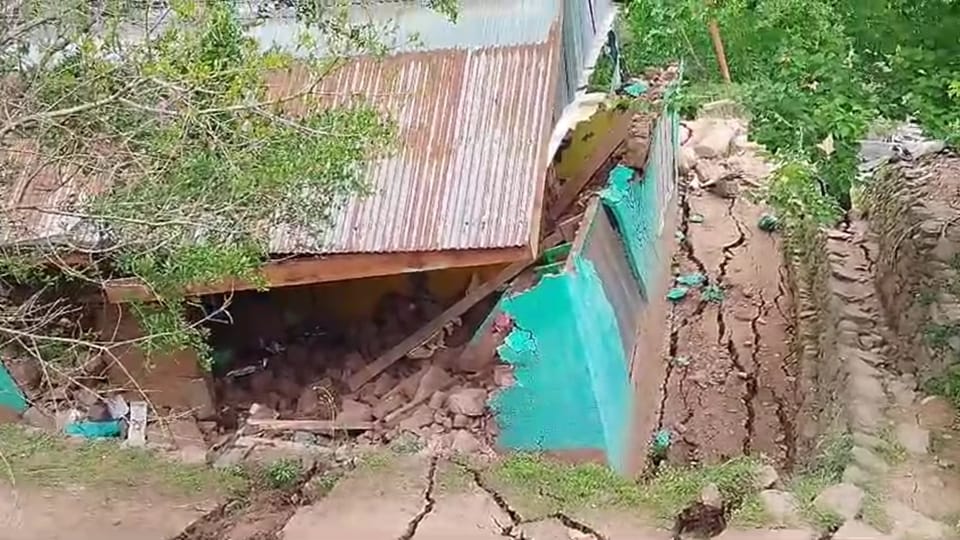 Jammu: Range of land subsidence in Ramban increased to 5 km, Nemnad-Telga unsafe