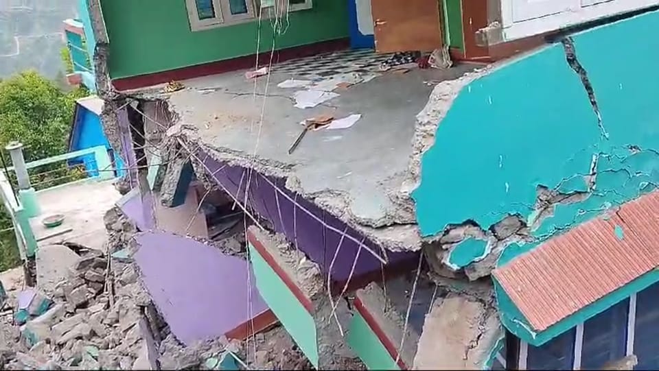 Landslide in ramban : 50 houses damaged due to land sinking families being relocated to safer areas