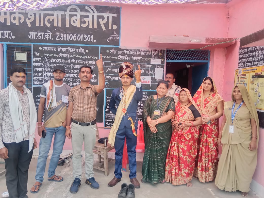 MP LS Election: The groom arrived in Sagar with henna-stained hands to vote