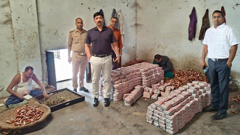 UP: 300 timber traders from five districts come on radar, state tax investigation team will check documents