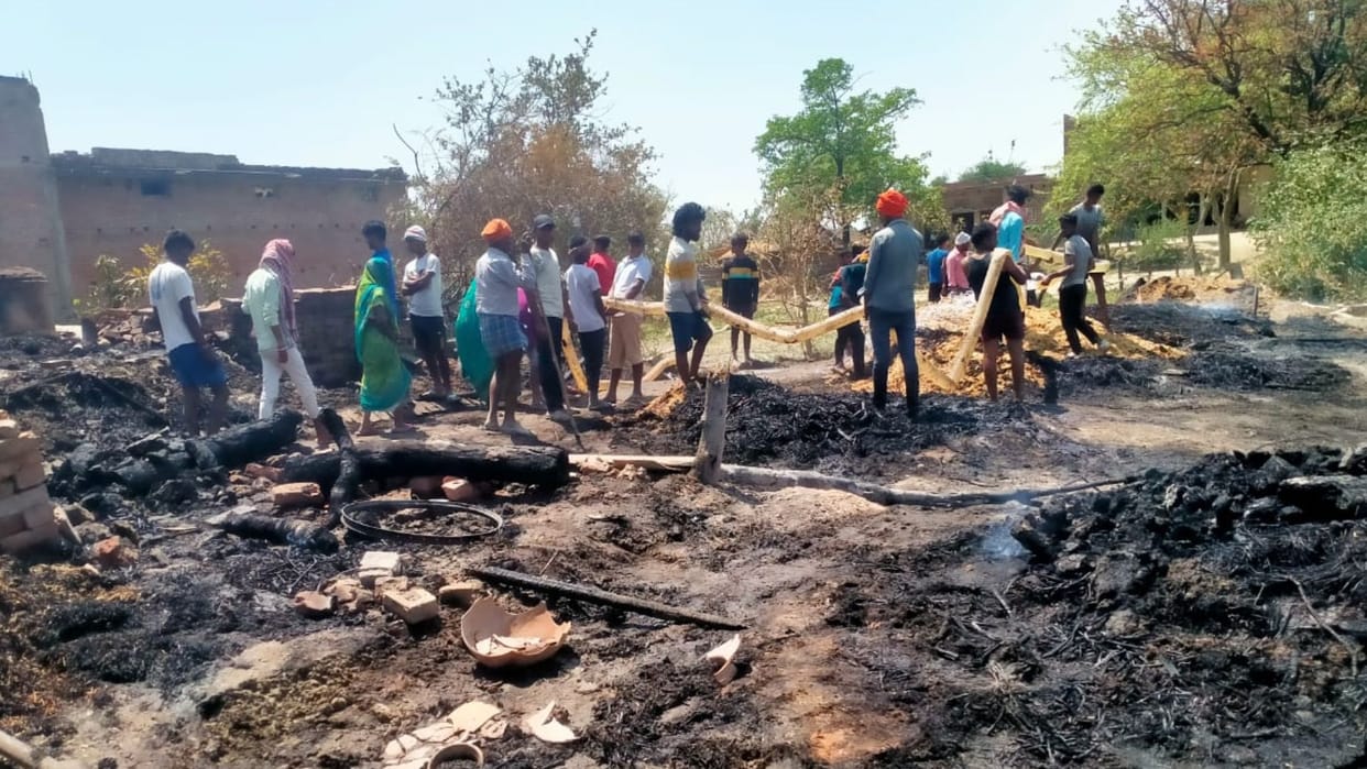 hundred huts destroyed and two cattle burnt by fire in Ballia