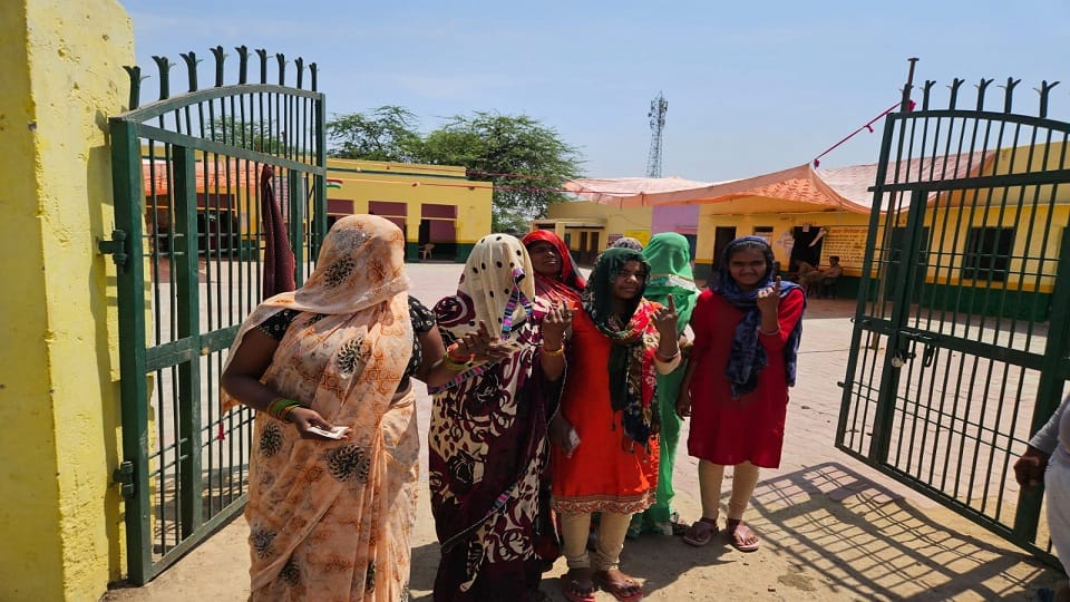 Lok Sabha Elections 2024: Amazing enthusiasm first time voter in Mathura three generations voted together