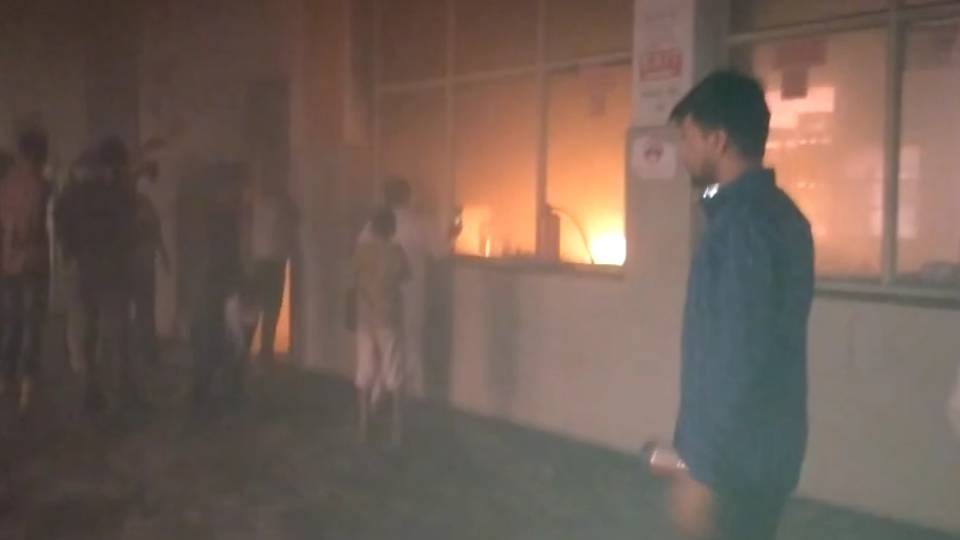 Fire broke out in pharmacy of Hundred Bed Hospital in Vrindavan Patients and attendants ran outside