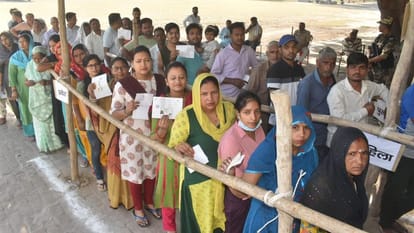 Amroha residents missed the new record, voters stopped at 64.02 percent, 71.05% voting took place in 2019