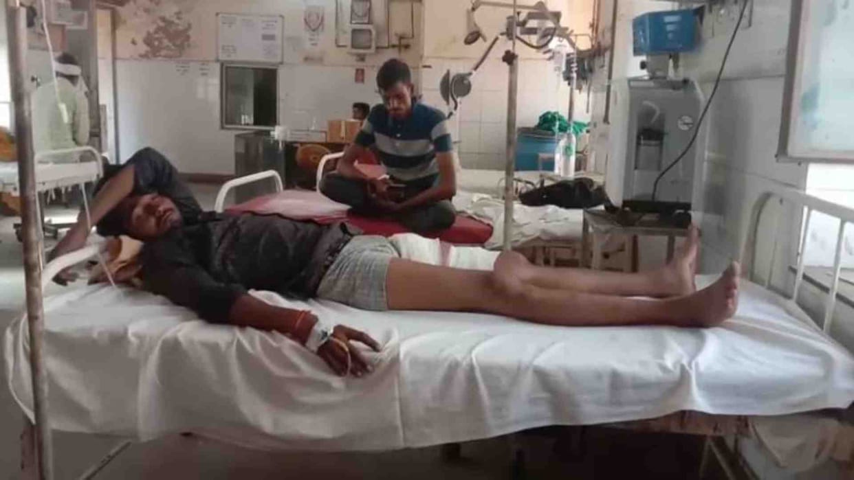 Dholpur News: Three miscreants shot the young man