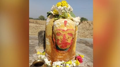 Shivalinga of 7th century found near pond in Varanasi