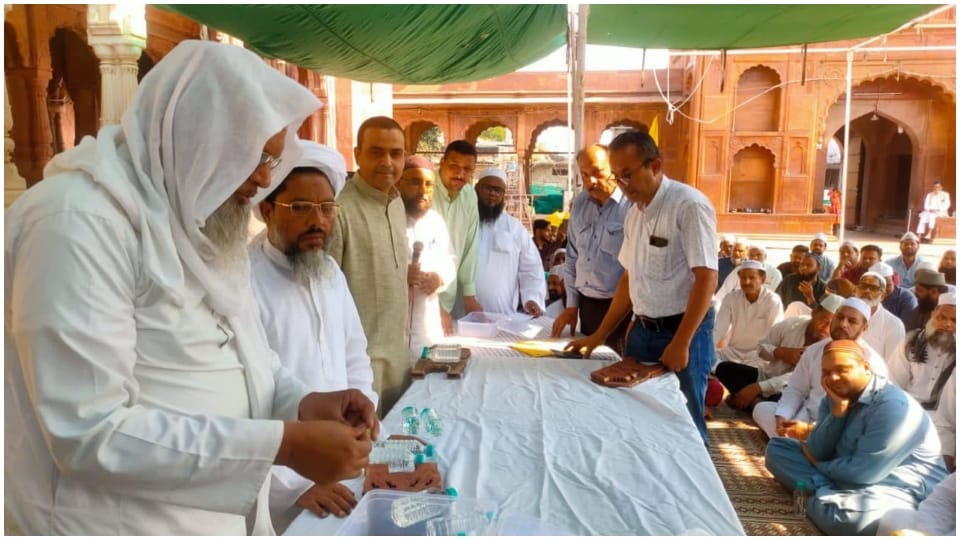 Bhopal News: Feeling of despair more than 1400 pilgrims only 200 got place.