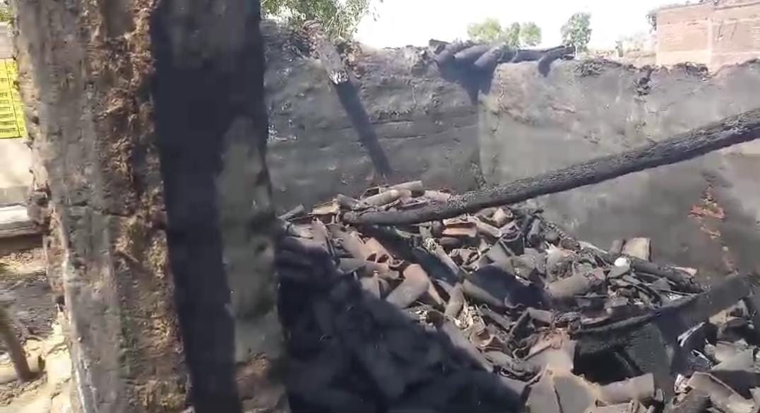 Bihar News: Four people died in fire in Rohtas; The house was on fire; Family, Sasaram, fire damage, crime