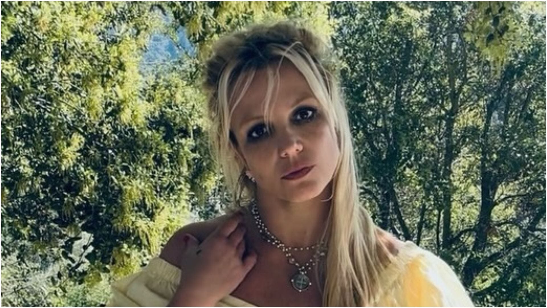 Britney Spears Reaction on her Viral toplesss photos and alleged fight news with boyfriend in Los Angeles