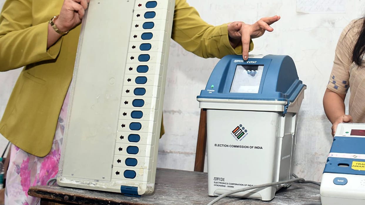 Polling parties will not be able to carry EVMs in their vehicles In HP