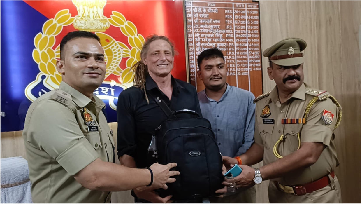 Gorakhpur police found the lost bag of Kutler of London in five hours