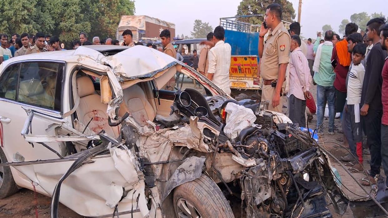 Road accident in Hardoi: two Died, elderly woman injured