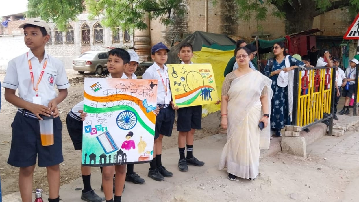 Children took command for lok sabha Election make about voting in varanasi