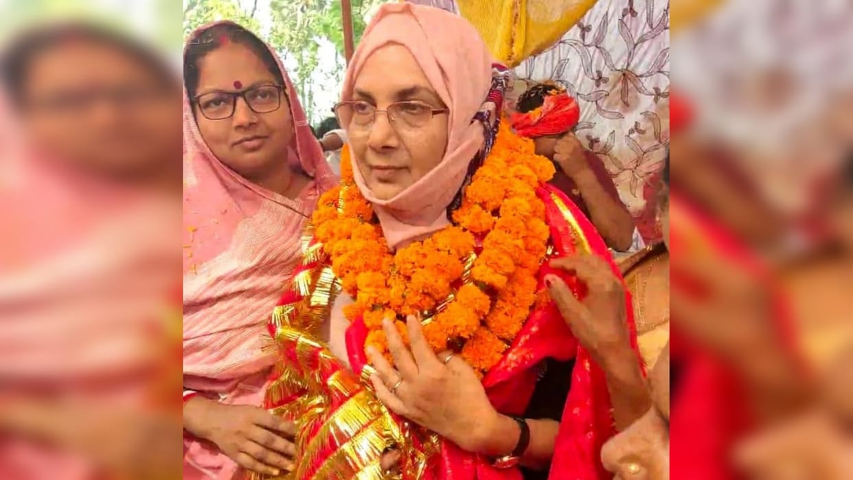 LS Polls 2024: People adorned Siwan Lok Sabha candidate Hina Shahab with Mata Rani's chunri