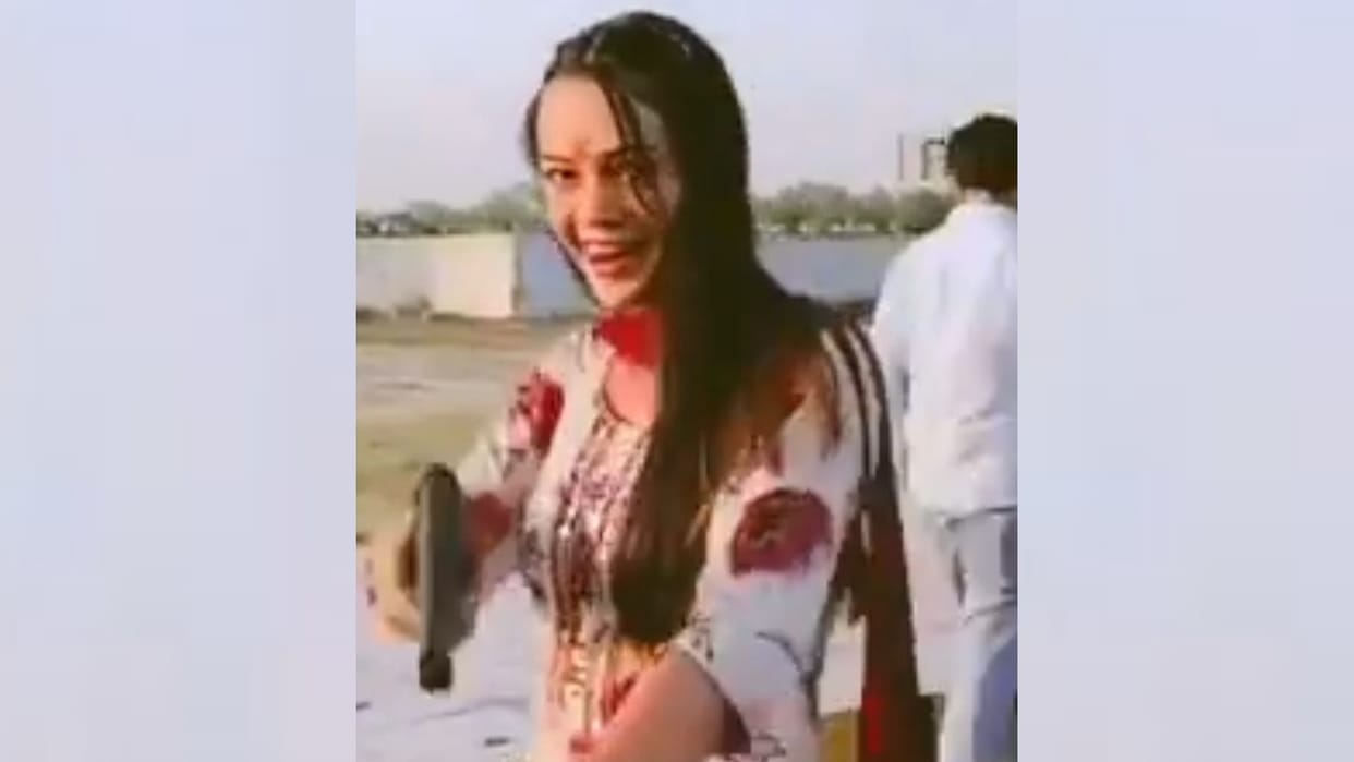 Video of a lady with carrying a gun went viral in Lucknow.