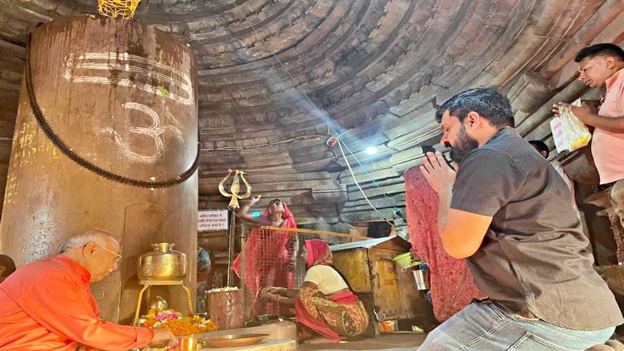 Matangeshwar Mahadev Temple world mysterious Shivalinga whose length increases every year
